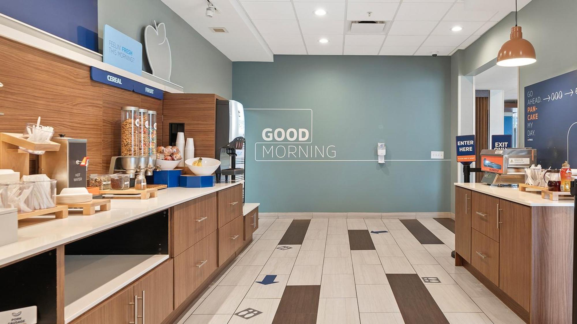 Holiday Inn Express & Suites Macon North By Ihg Exterior foto