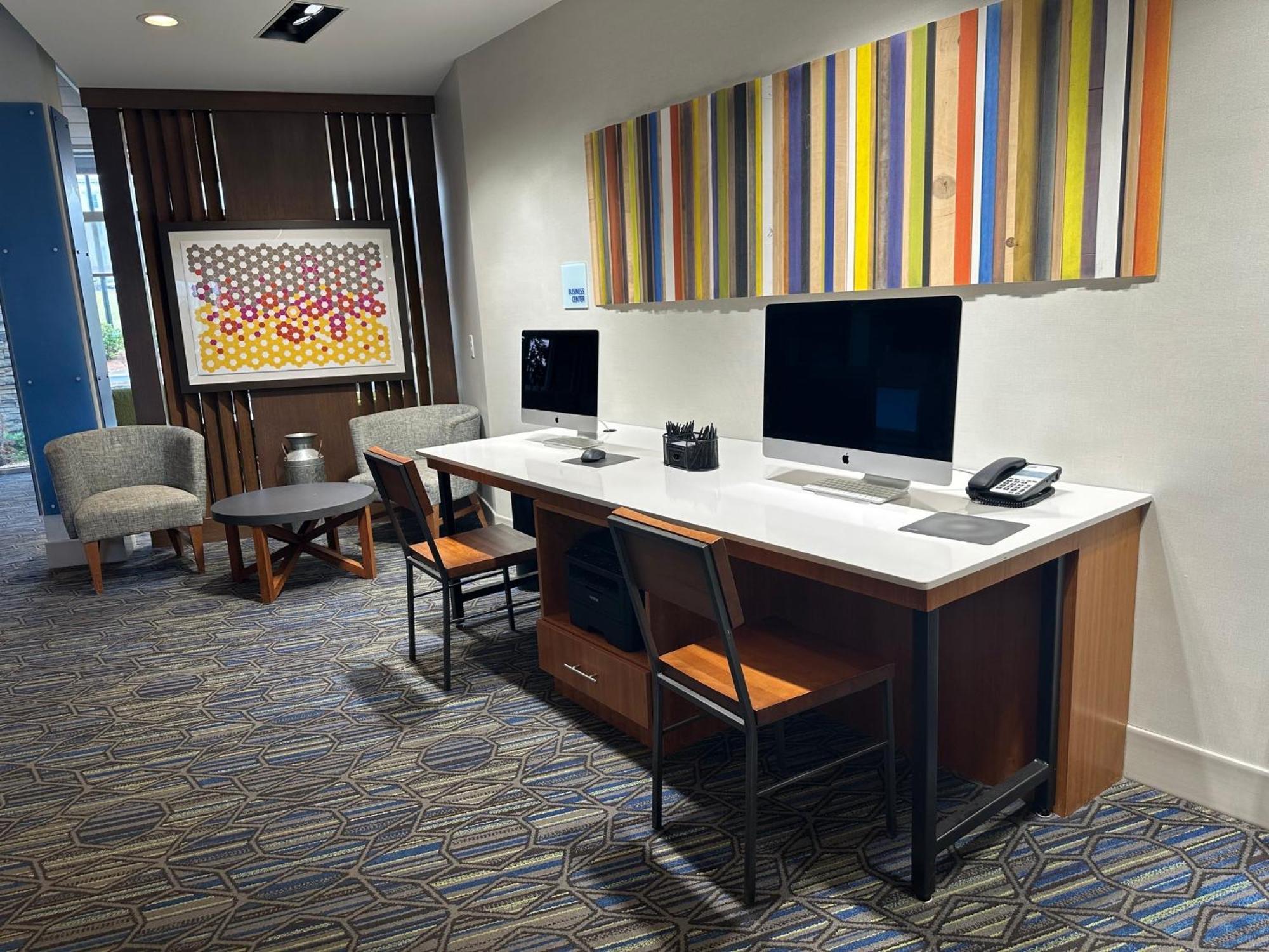 Holiday Inn Express & Suites Macon North By Ihg Exterior foto